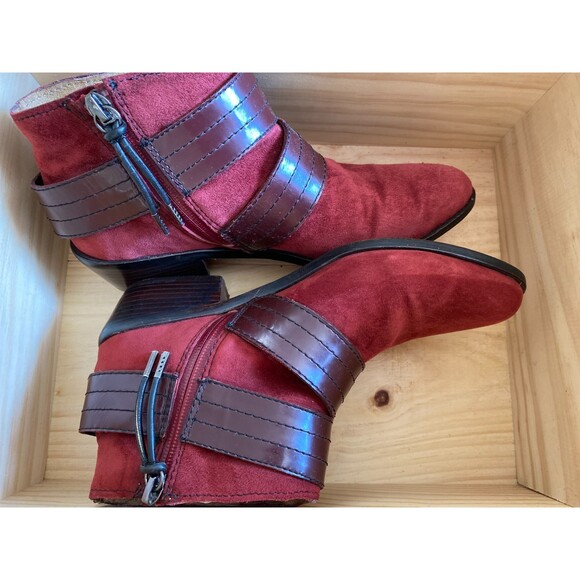 L.A.M.B. Nanetta Merlot Suede & Leather Strap Hearts Buckle Ankle Booties Size 6 - Picture 11 of 12